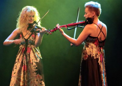 Duet Queens of violins 02 (Medium)