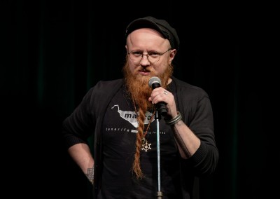 StandUP-1001