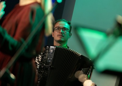 „Złote Stosy Pomarańczy” Akcent-1012